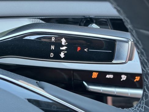 Used 2025 Cadillac Optiq Luxury 2 AWD/4WD image 21