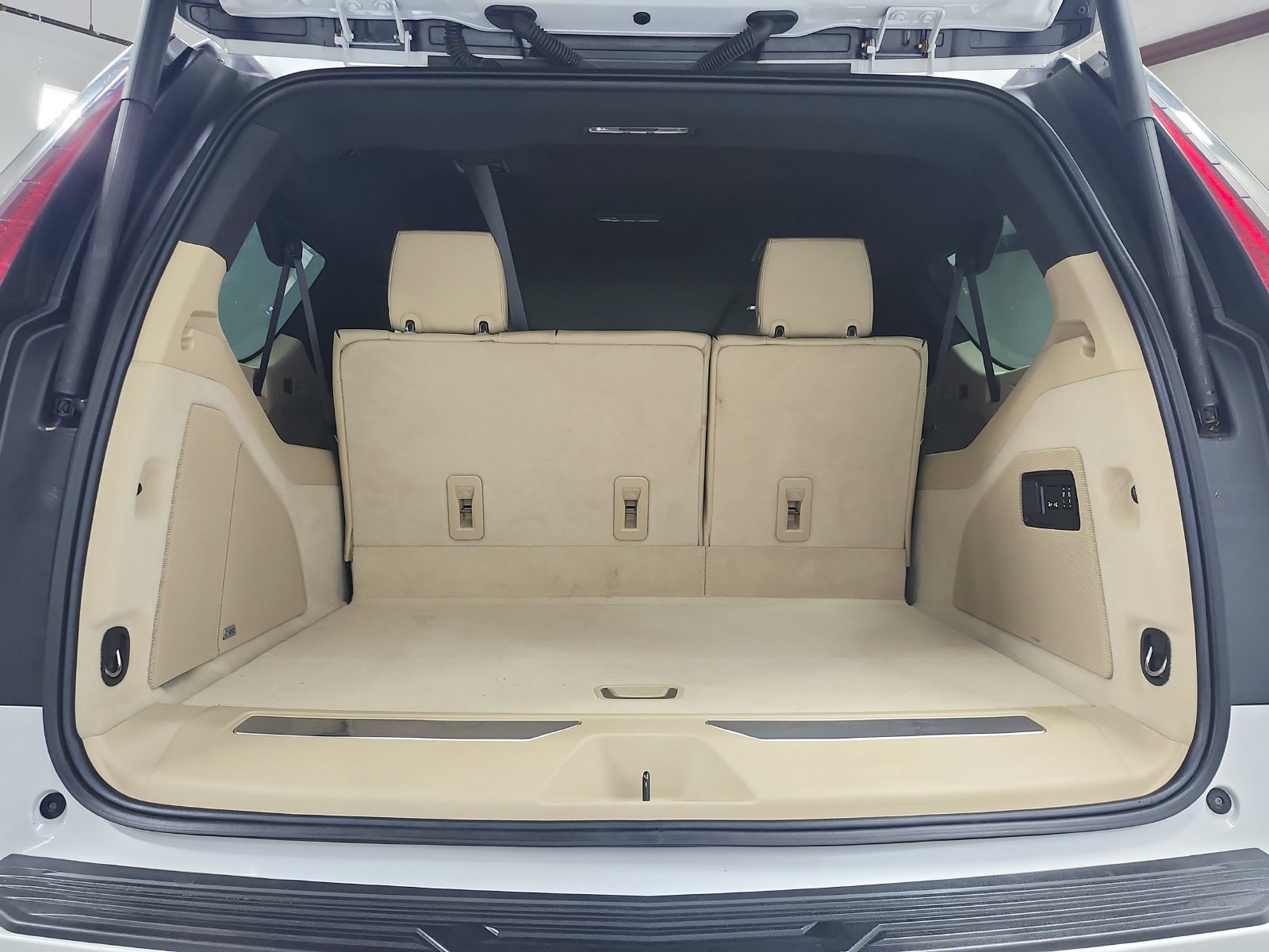 Used 2021 Cadillac Escalade ESV Premium Luxury AWD/4WD image 49