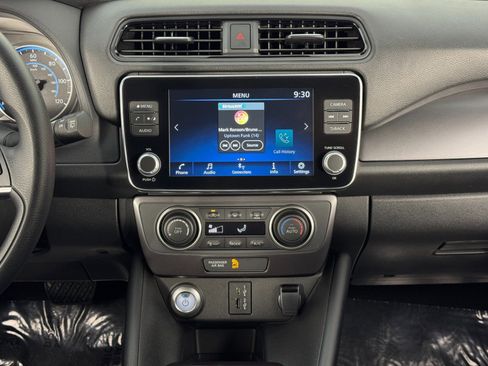 Used 2025 Nissan Leaf S image 22