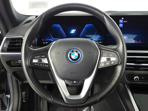 Used 2023 BMW i4 eDrive40 w/ Premium Package RWD image 27