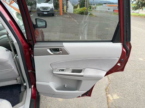 Used 2010 Subaru Forester 2.5X Premium AWD/4WD image 18