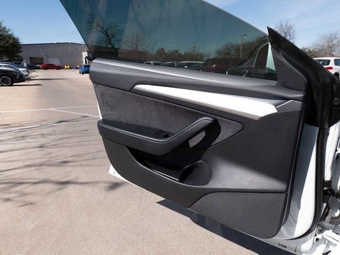 Used 2022 Tesla Model 3 Long Range image 17