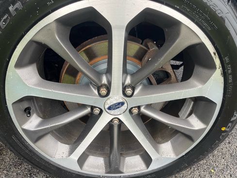 Used 2016 Ford Taurus Limited w/ Driver Assist Package image 14