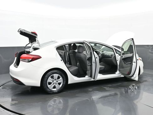 Used 2018 Kia Forte LX w/ LX Rear Camera Package image 46