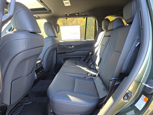 New 2025 Lexus LX 600 4WD w/ Luxury Package image 6