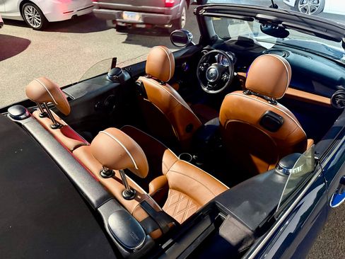 Used 2019 MINI Cooper S image 16