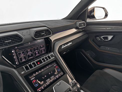 Used 2024 Lamborghini Urus Performante image 21