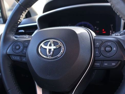 Used 2023 Toyota Corolla Cross XLE w/ Convenience Package AWD/4WD image 8