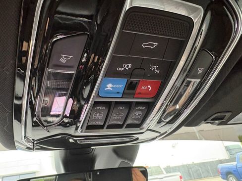 Used 2024 Jeep Grand Cherokee Summit AWD/4WD image 17