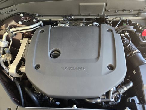 New 2026 Volvo XC90 B6 Plus w/ Protection Package Premier AWD/4WD image 28