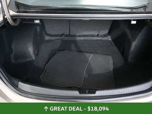 Used 2024 Chevrolet Malibu LT image 21