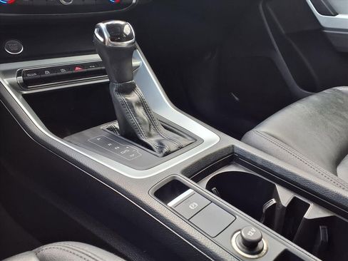 Used 2019 Audi Q3 2.0T Premium w/ Convenience Package image 21