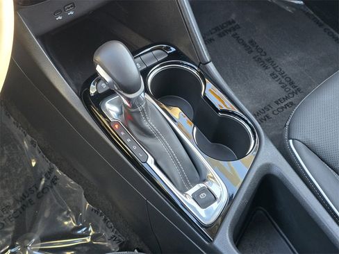 Certified 2024 Buick Encore GX Avenir image 22