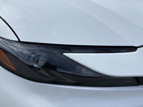 Used 2025 Toyota Camry LE image 9