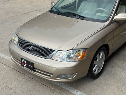 Used 2001 Toyota Avalon XL image 12