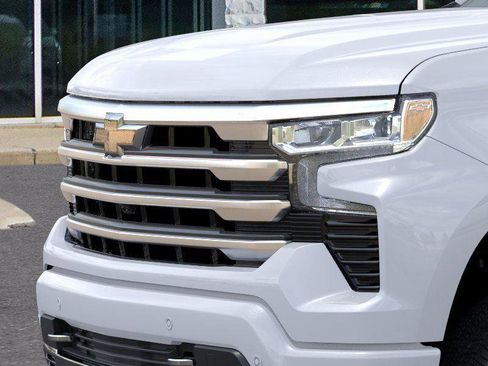 New 2026 Chevrolet Silverado 1500 High Country w/ High Country Premium Package AWD/4WD image 13