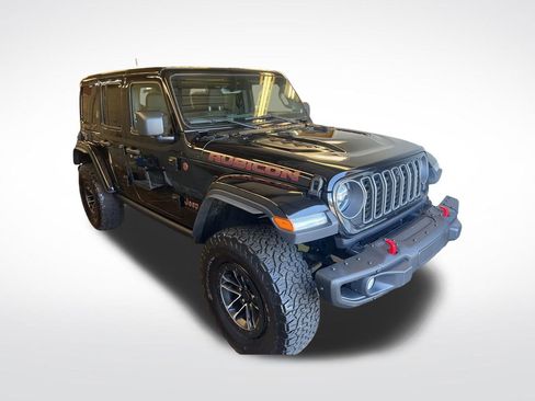 Used 2025 Jeep Wrangler Unlimited Rubicon AWD/4WD image 9