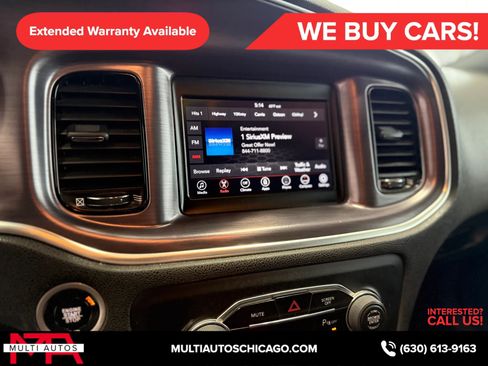Used 2018 Dodge Charger SXT w/ Blacktop Package RWD image 11