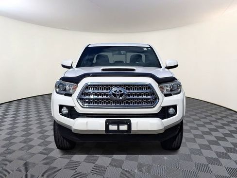 Used 2016 Toyota Tacoma TRD Sport w/ Towing Package RWD image 2