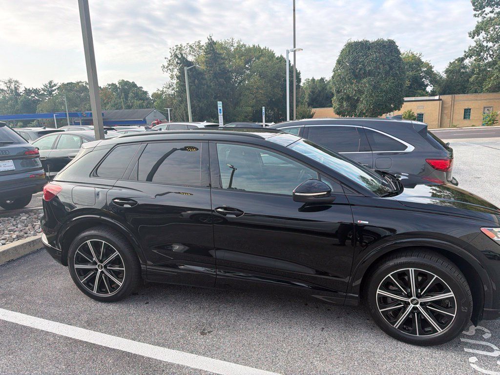 Used 2022 Audi Q4 e-tron Prestige AWD/4WD image 1