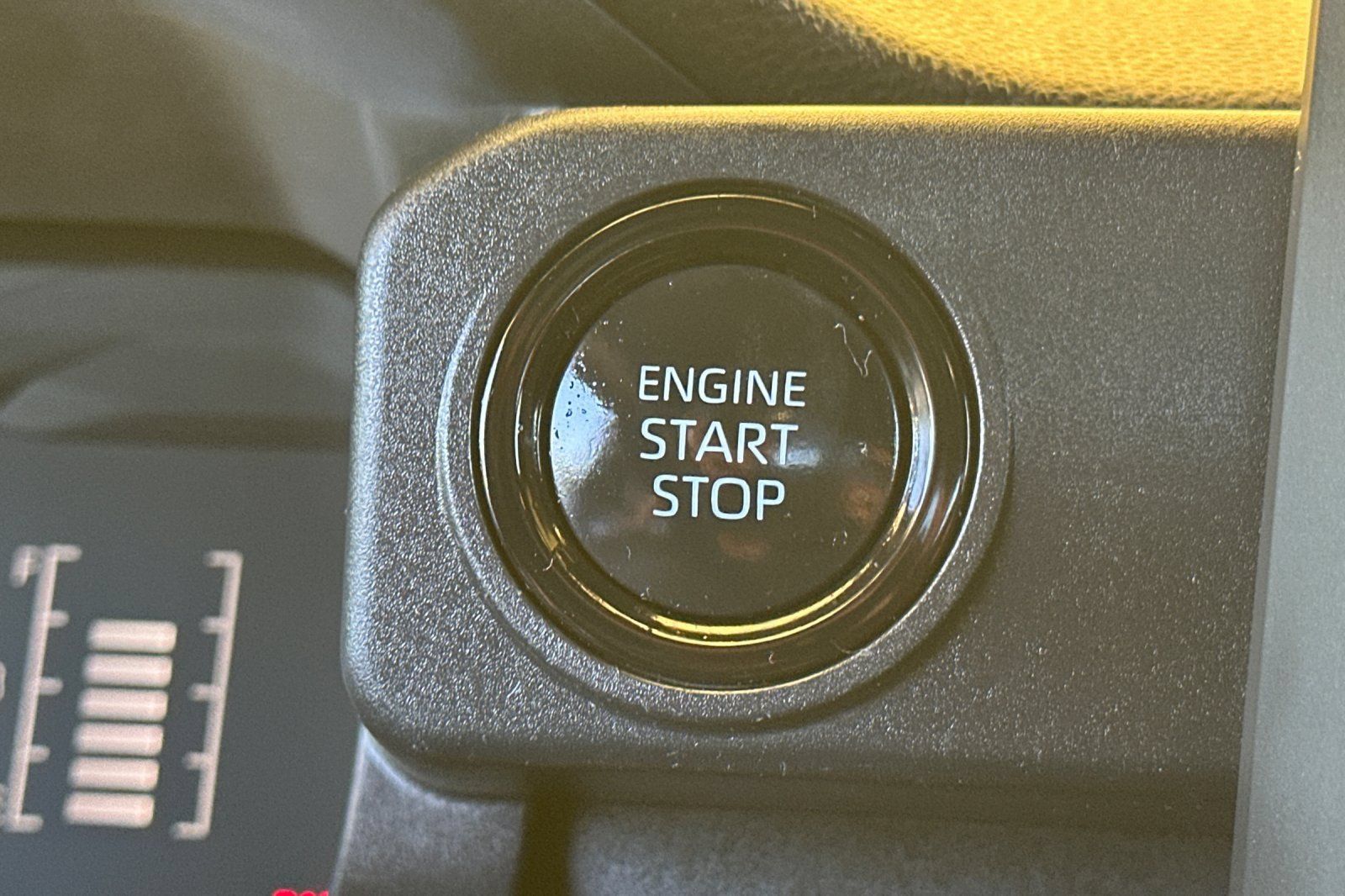 Used 2024 Toyota Tacoma SR5 AWD/4WD image 25