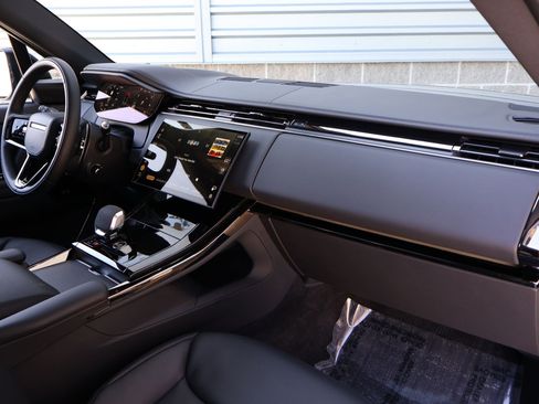 Certified 2024 Land Rover Range Rover Sport Dynamic SE image 31