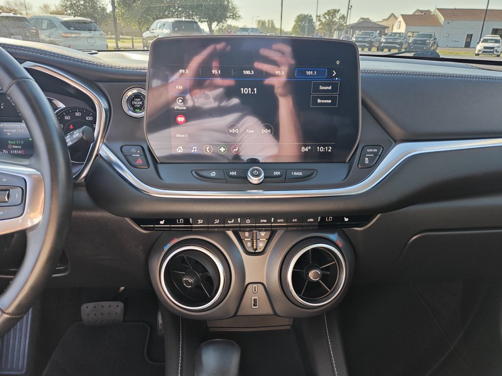 Used 2024 Chevrolet Blazer LT FWD image 21