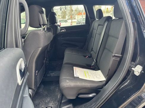 Used 2022 Jeep Grand Cherokee Laredo E w/ Security & Convenience Group image 23