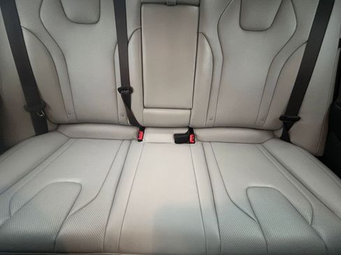 Used 2025 Hyundai Elantra Limited image 38