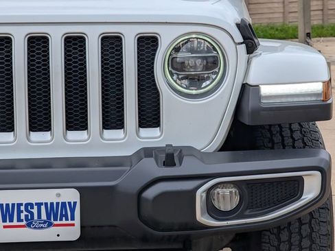 Used 2019 Jeep Wrangler Unlimited Sahara image 8