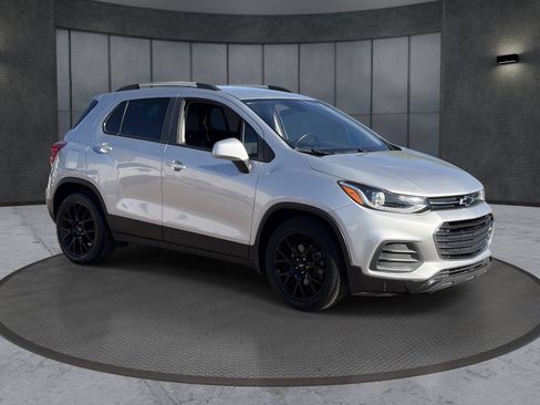 Certified 2022 Chevrolet Trax LT w/ Sport Edition FWD image 8