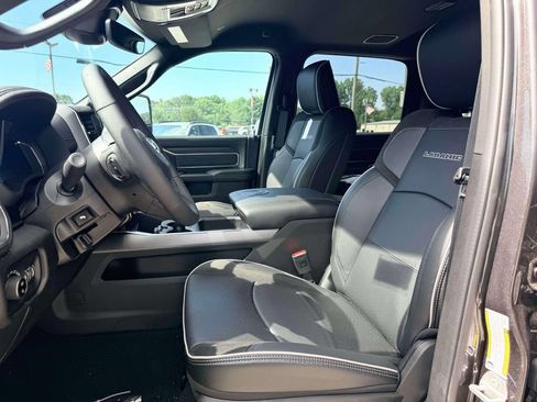 New 2026 RAM 2500 Laramie AWD/4WD image 15