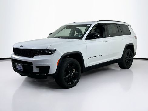 Used 2023 Jeep Grand Cherokee L Laredo AWD/4WD image 1