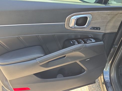 Certified 2023 Kia Sorento SX Prestige AWD/4WD image 19