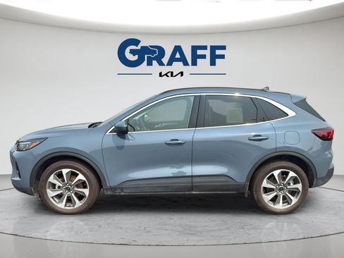 Used 2023 Ford Escape Platinum AWD/4WD image 4