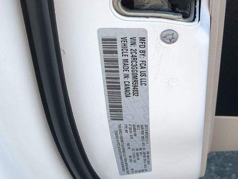 Used 2021 Chrysler Pacifica Limited w/ Premium & Safety Sphere Group image 24