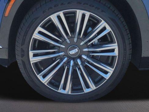 Certified 2026 Cadillac Vistiq Premium Luxury AWD/4WD image 19