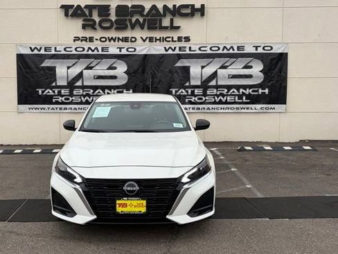 Used 2025 Nissan Altima 2.5 SV FWD image 3