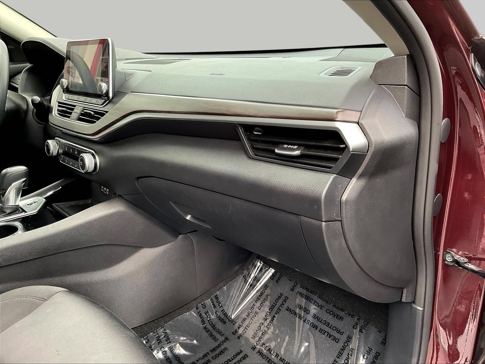 Certified 2024 Nissan Altima 2.5 SV FWD image 29