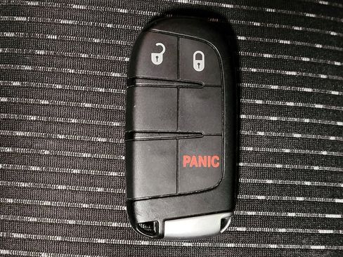 Used 2019 Dodge Journey SE FWD image 32