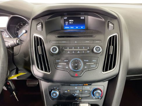 Used 2016 Ford Focus SE w/ Equipment Group 201A image 23