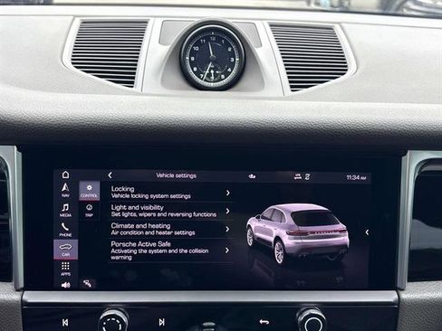 Used 2022 Porsche Macan image 29