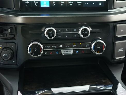 Used 2024 Ford F250 Lariat w/ Chrome Package image 12