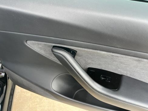 Used 2018 Tesla Model 3 Long Range RWD image 22