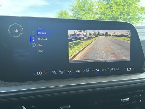 Used 2025 Chevrolet Suburban High Country w/ Sun And Tow Package AWD/4WD image 14