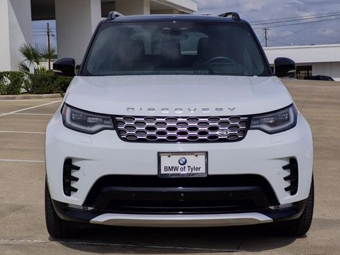 Used 2024 Land Rover Discovery Metropolitan Edition AWD/4WD image 2