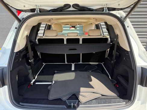 Used 2021 Mercedes-Benz GLB 250 w/ Premium Package image 22