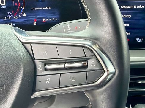 Used 2024 Chevrolet Traverse LT image 38