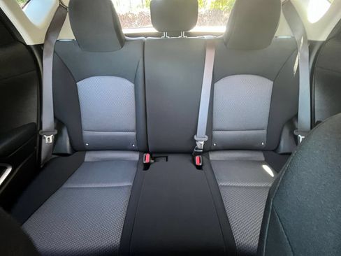 Used 2025 Kia Soul LX w/ LX Technology Package FWD image 31