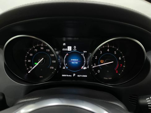 Used 2019 Jaguar F-PACE Prestige image 24